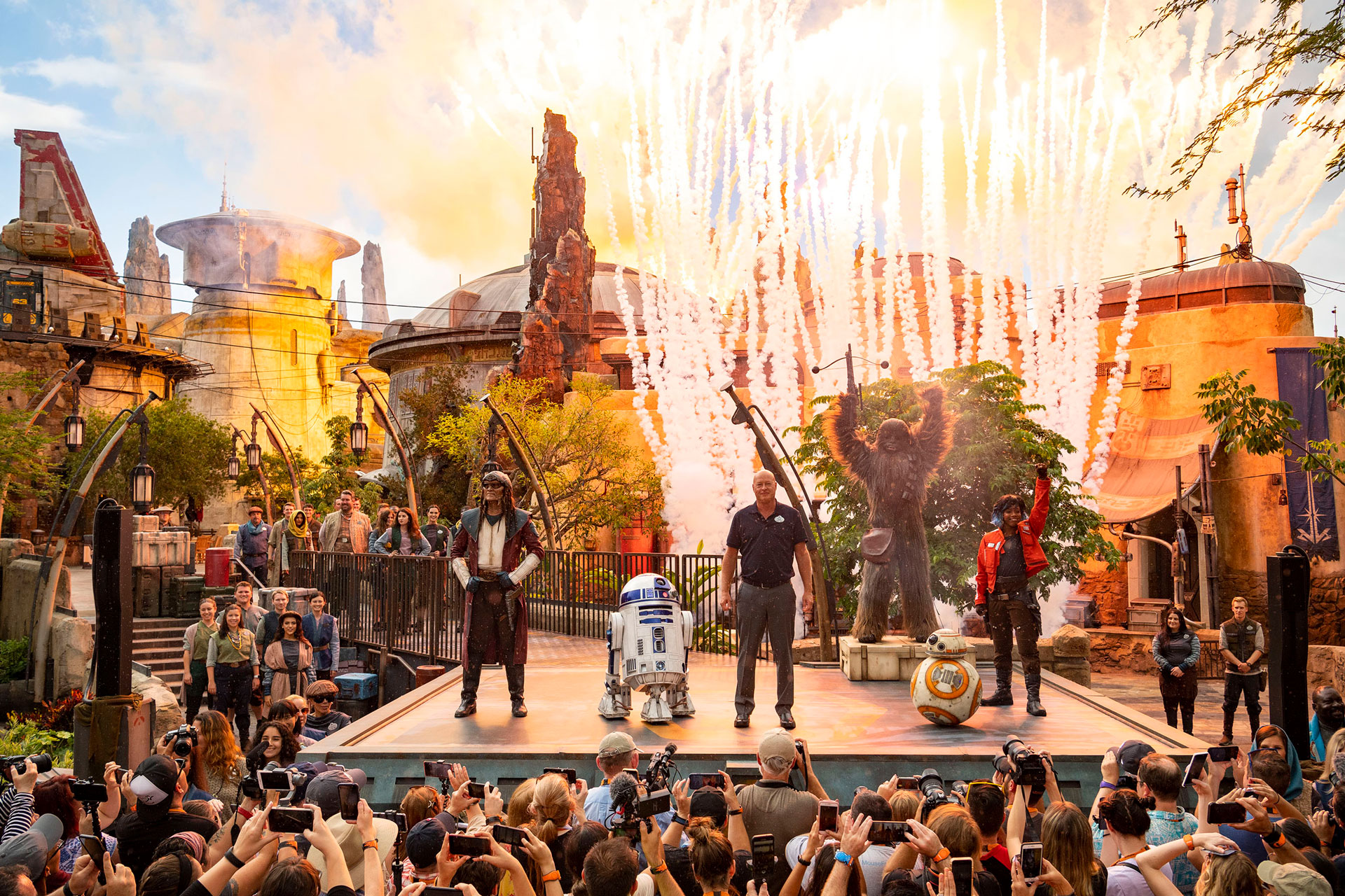 Star Wars Galaxy s Edge Opens At Walt Disney World Resort The Walt Star Wars Galaxy s Edge Opens At Walt Disney World Resort The Walt
