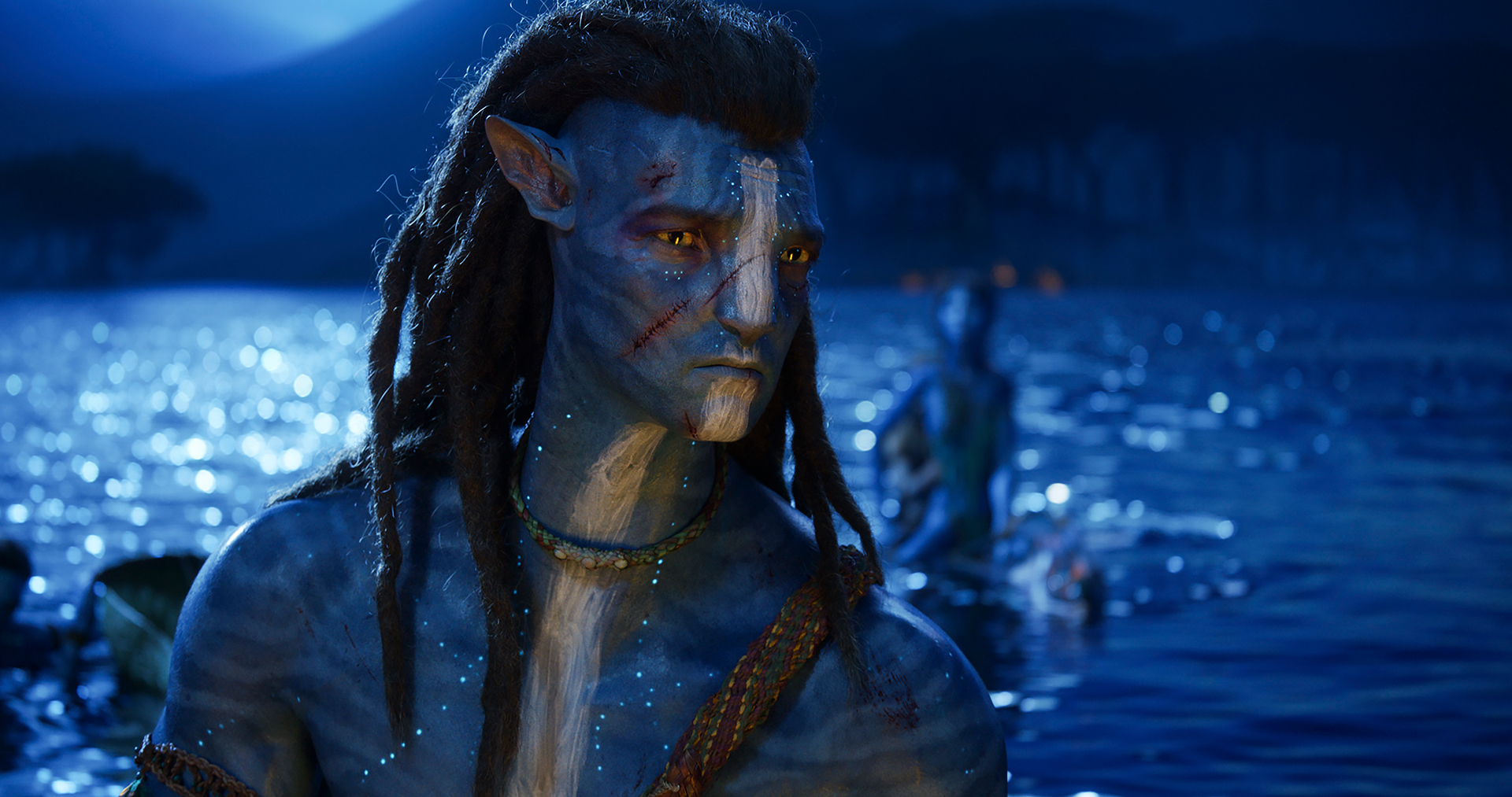 Trailer Avatar the way of water đã chính thức ra mắt với những cảnh quay đẹp mê hồn, mang đến cho khán giả một câu chuyện hoàn toàn mới về Pandora và cuộc chiến bảo vệ môi trường. Đã đến lúc cùng theo dõi trailer và đắm mình trong thế giới ảo đầy màu sắc này.