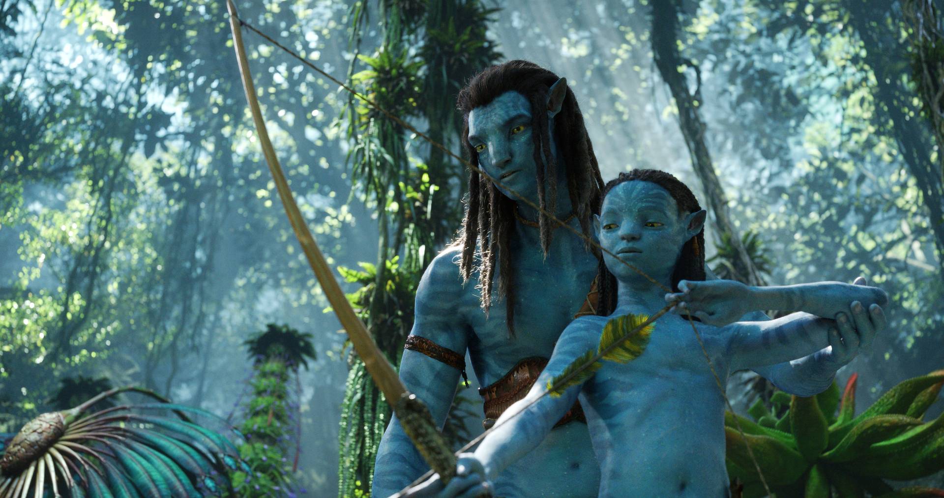 Avatar: The Way of Water de 20th Century Studios et Lightstorm Entertainment a fait ses débuts au n ° 1 avec 441,6 millions de dollars dans le monde.
