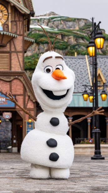 Get an exclusive sneak peek of World of Frozen