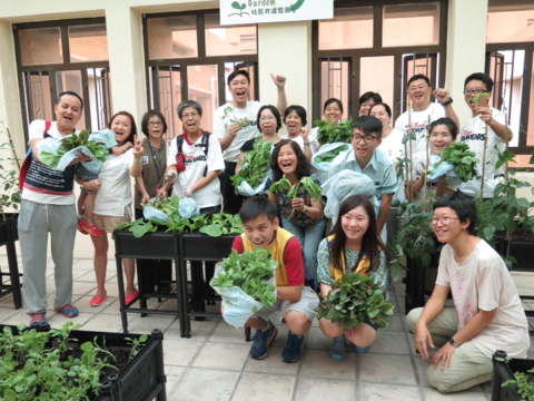 Image_HKDL_Earth-Day-Tree-Planting