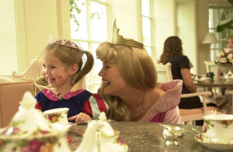 Images_WDW_My-Disney-Girls-Perfectly-Princess-Tea-Party_2006_03_15