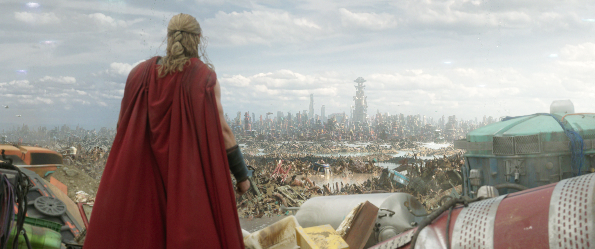 Thor: Ragnarok' Trailer: Comic-Con Sees New Footage [VIDEO]